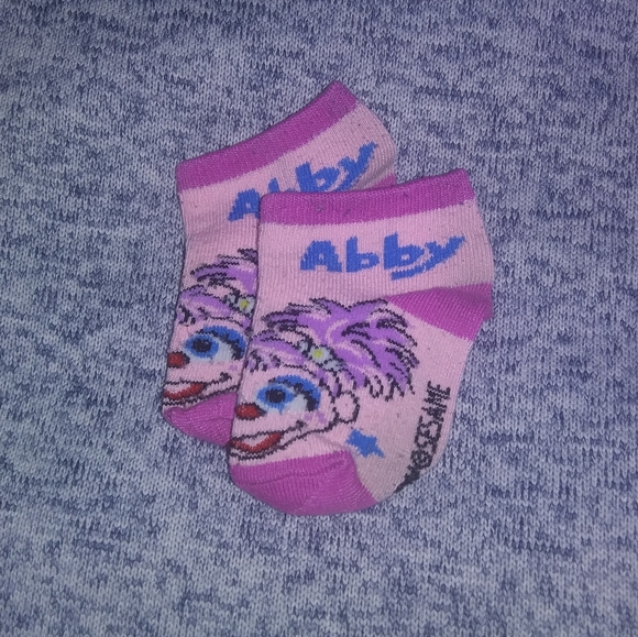 Sesame Street socks 2-3T - Picture 3 of 3